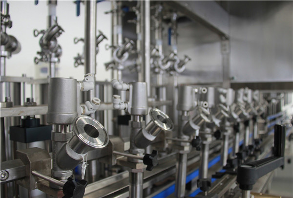 ඉහළ කාර්ය සාධනයක් සහිත ආහාරයට ගත හැකි බෝතල් තෙල් පිරවුම් යන්ත්‍රය